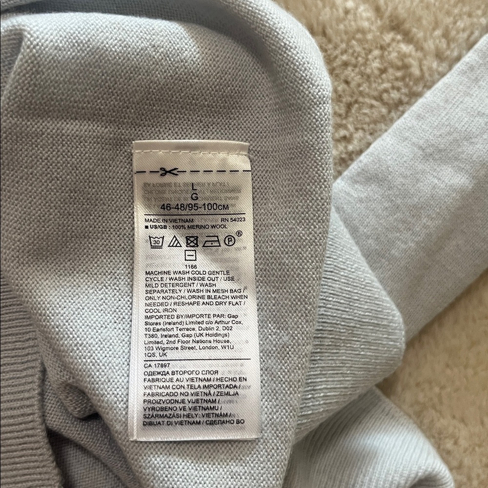 Banana Republic Soft blue Merino Wool Sweater - Picture 7 of 8